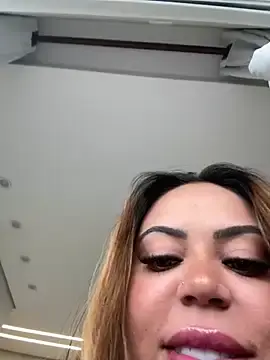 Stripchat Best live sex cam show of lariic
