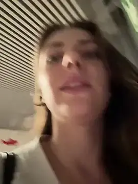 Stripchat Free Porn Cam of MariiD