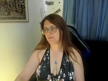 Stripchat Live Sex Cam of Ivette_Shaira