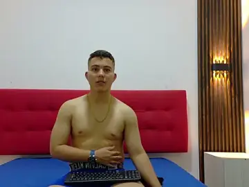 Stripchat Free Porn Cam of Dogerman_01