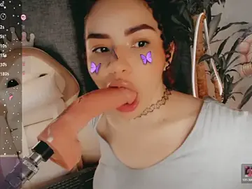 Stripchat Free Porn Cam of Queen_Deepthroat