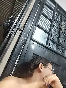 Stripchat Live Sex Cam of naughty_girl_hot_