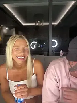 Stripchat Live Sex of SexOnMyLvL