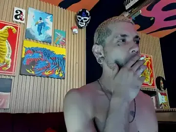 Stripchat Watch Live Sex Cams of Murdockk