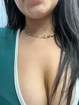 Stripchat Free Live Porn of Miss_Bella_Flame