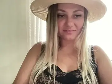 Stripchat Adult Webcam of MonicaSweettty