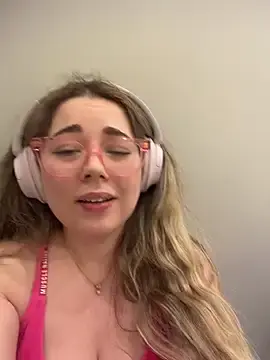 Stripchat Live Sex Cam of brooklynivy
