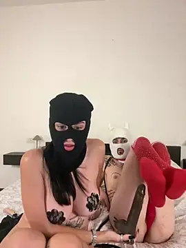 Stripchat Adult Webcam of Masked_Desire69
