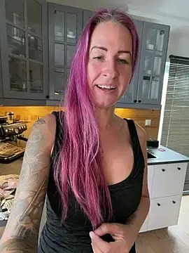 Stripchat Free Live Porn of GermanMilfJasmin