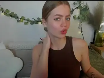 Stripchat Live Sex Cam of HoneyEmilly