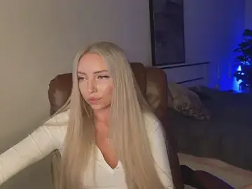 Stripchat Live Sex Cam of OhMyEmma