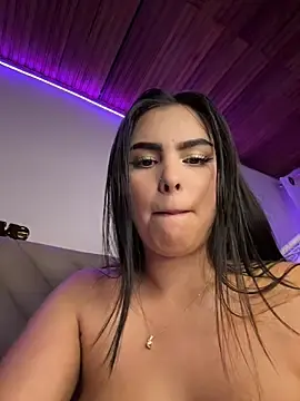 Stripchat Free Porn Cam of Maddy_Rouse_