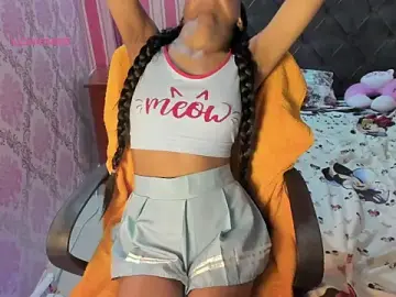 Stripchat Sex Cam of Mica_Jones