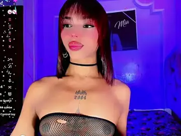 Stripchat Adult Video Chat of Mia_Castro_xx