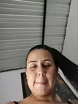 Stripchat Free Porn Cam of Milu_Hill