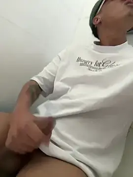 Stripchat Live Porn of TavoHot_