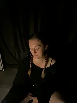 Stripchat Sex Cam of Stoner_BarbieXX