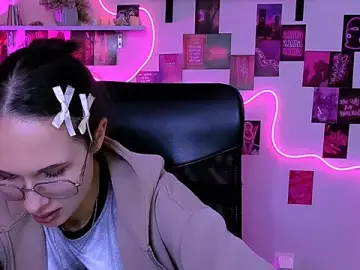 Stripchat Free Porn Cam of mona_cloud