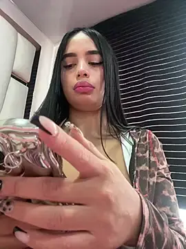 Stripchat Live Sex of perla_kem_