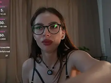 Stripchat Live Sex Cam of KaryCherry