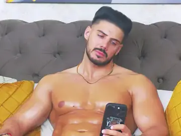 Stripchat Sex Cam of DustinKeent