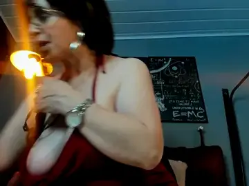 Stripchat Sex Chat of Samantha_mature56
