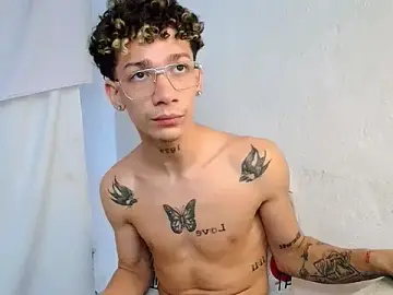 Stripchat Live Sex Cam of mateodeamjo