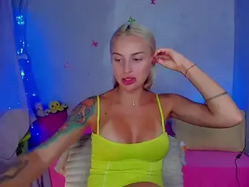Stripchat Sex Cam of YourLizzyDoll
