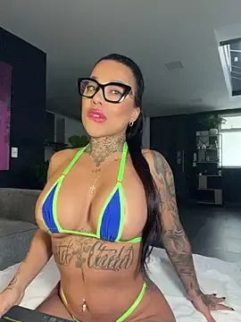 Stripchat Sex Cam of milaivanova