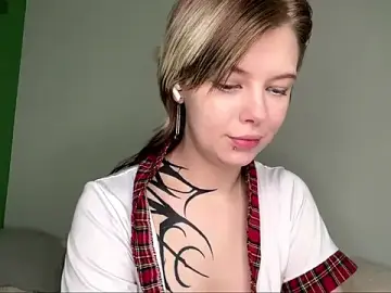 Stripchat Adult Video Chat of MadalynNosel