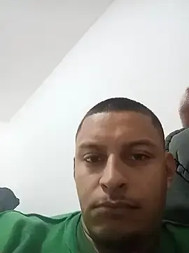 Stripchat Free Porn Cam of emrehliug12