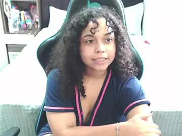 Stripchat Live Sex Cam of sweetamy326