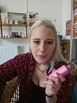 Stripchat Sex Cam of ChristinaWheeled11