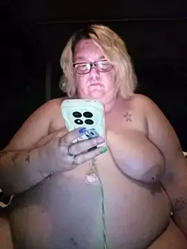 Stripchat Sex Cam of diosacurvy1984