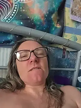 Stripchat Live Sex of Izzylove47