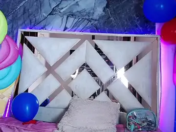 Stripchat Live Sex Cam of ladymooncs