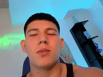 Stripchat Adult Webcams of JamesCr_