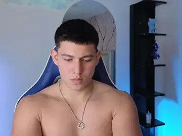 Stripchat Nude Webcam of JamesCr_