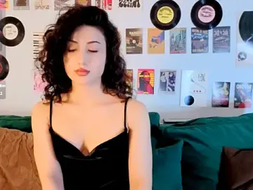Stripchat Live Sex Cam of Maya_Rogerss