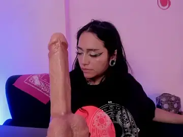 Stripchat Watch Live Sex Cams of psychodoll_11