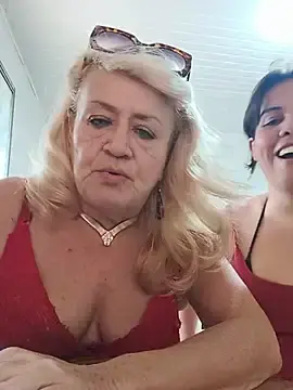 Stripchat Free Porn Cam of Bellapotencia1985
