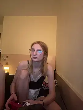 Stripchat Nude Webcam of LauraundSteve_