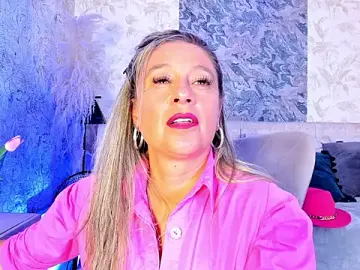 Stripchat Free Porn Cam of Liannaa_