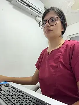 Stripchat Live Sex Cam of Mia_Alanna