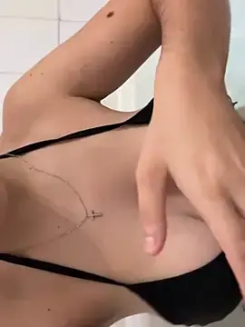 Stripchat Free Live Porn of louise3434