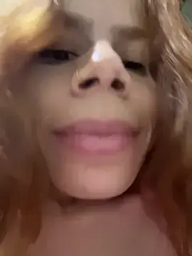 Stripchat Live Sex Cam of KyKa02