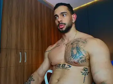 Stripchat Nude Webcam of massimo_visconti