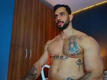 Stripchat Live Sex Cam of massimo_visconti
