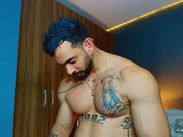Stripchat Nude Webcam of massimo_visconti