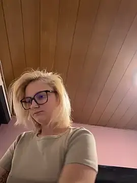 Stripchat Adult Webcam of Viviluu_Offiziell